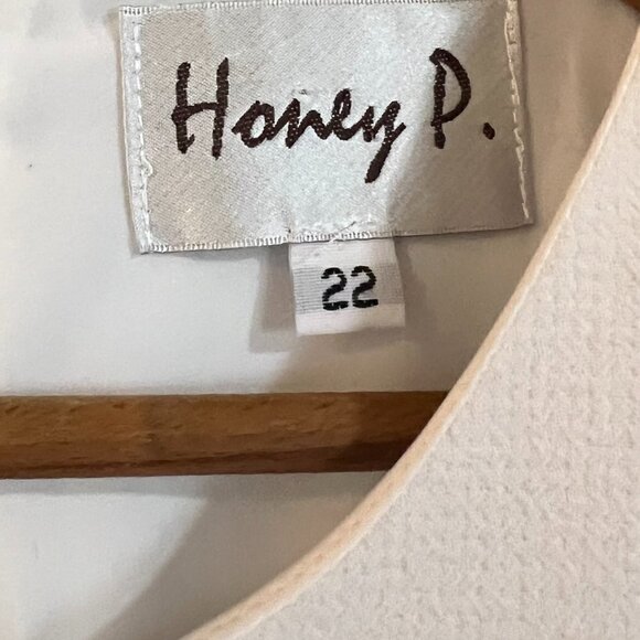 Honey P Plus Size 22 White Shift Dress Satin Buttons 3/4 Sleeve - Picture 3 of 3